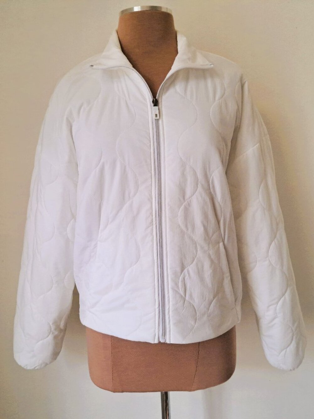 Avalanche Women's Bomber Hi/Low Jackets White Color Size M